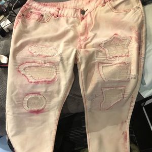 FASHIONS BLEACHED RED AND WHITE SIZE 39-40 WAIST